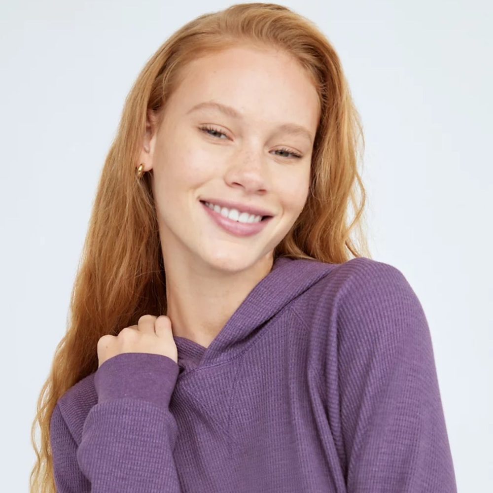 ⭐️ HP ⭐️ New Aritzia TNA Superior Waffle Thermal Hoodie in Heather Light Grey - Picture 6 of 6